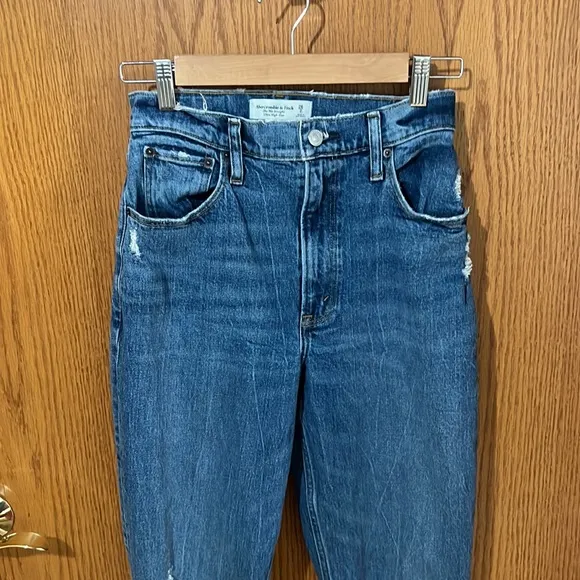 Abercrombie &amp; Fitch - the 90’s Straight High Rise Curve Love Blue Denim Jeans
