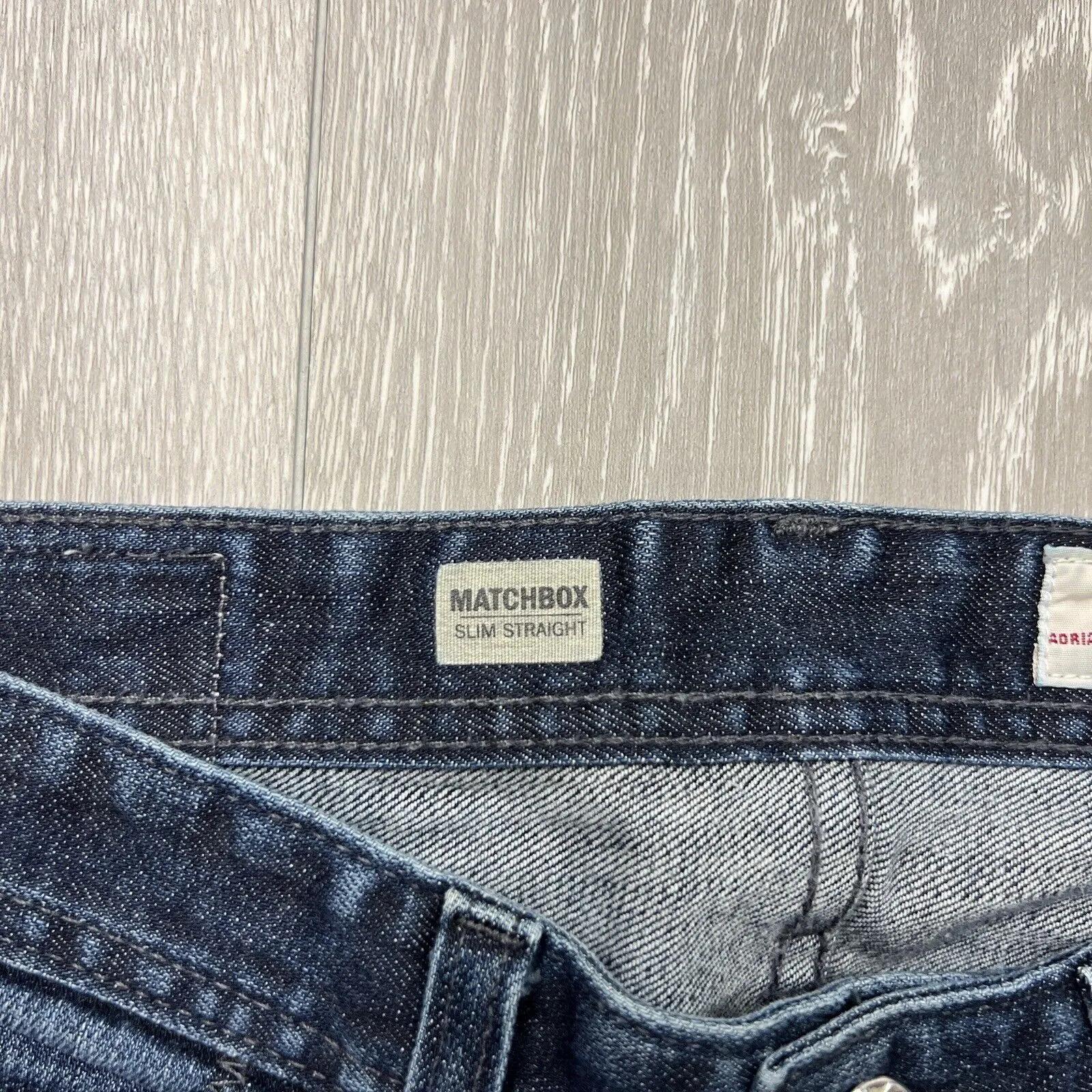 AG Adriano Goldschmied Jeans Matchbox Slim Straight Womens Jeans Size 30R