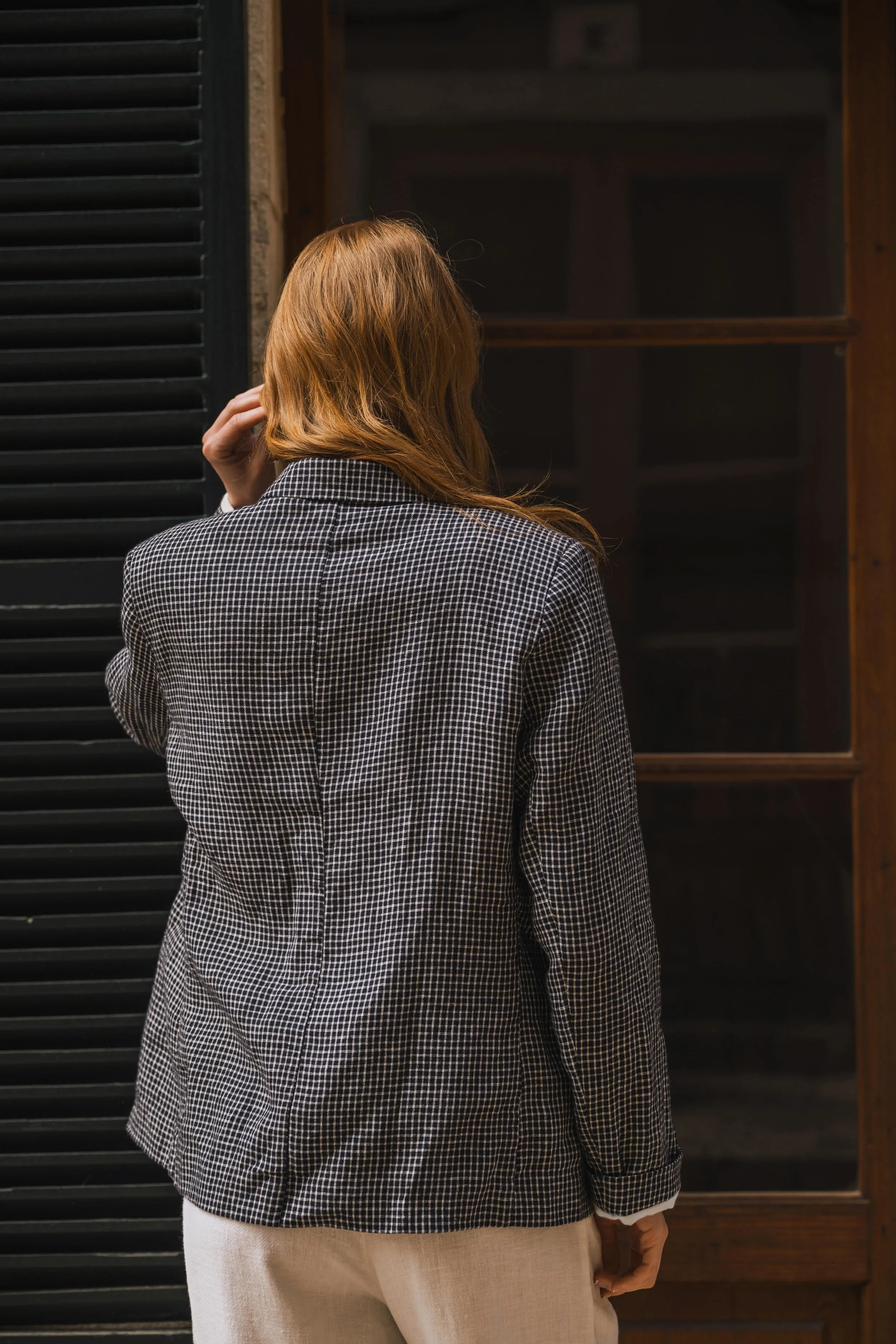 Amber - Linen Jacket in Dark Navy Checks