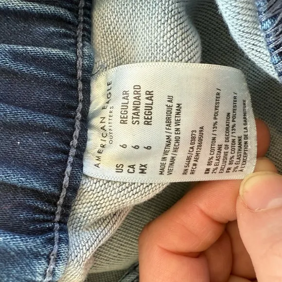 American Eagle Next Level stretch. Regular size 6. Elastic waist with tie