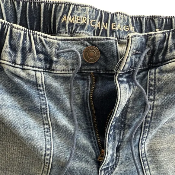American Eagle Next Level stretch. Regular size 6. Elastic waist with tie