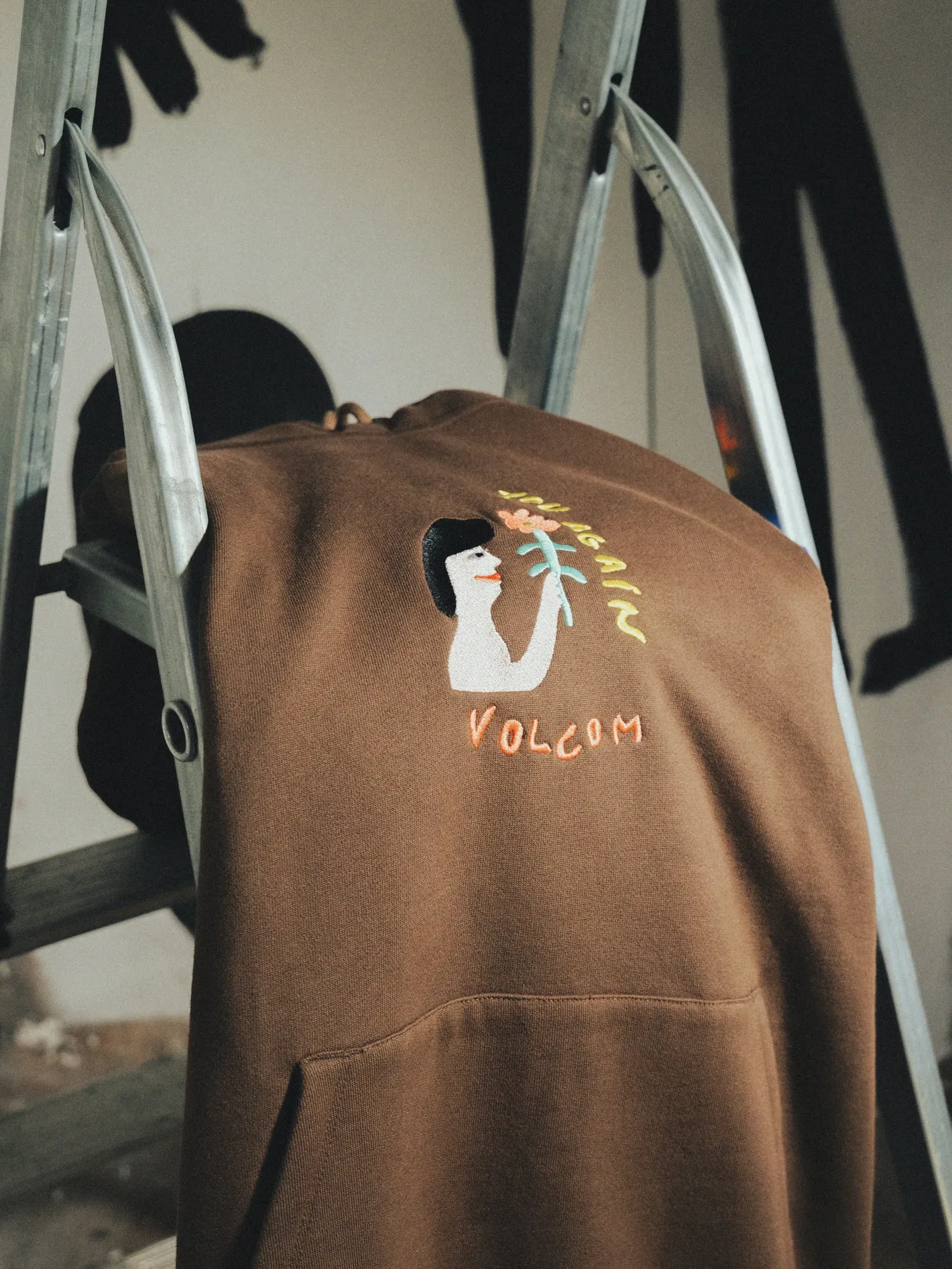 Arthur Longo 1 Hoodie - DARK EARTH