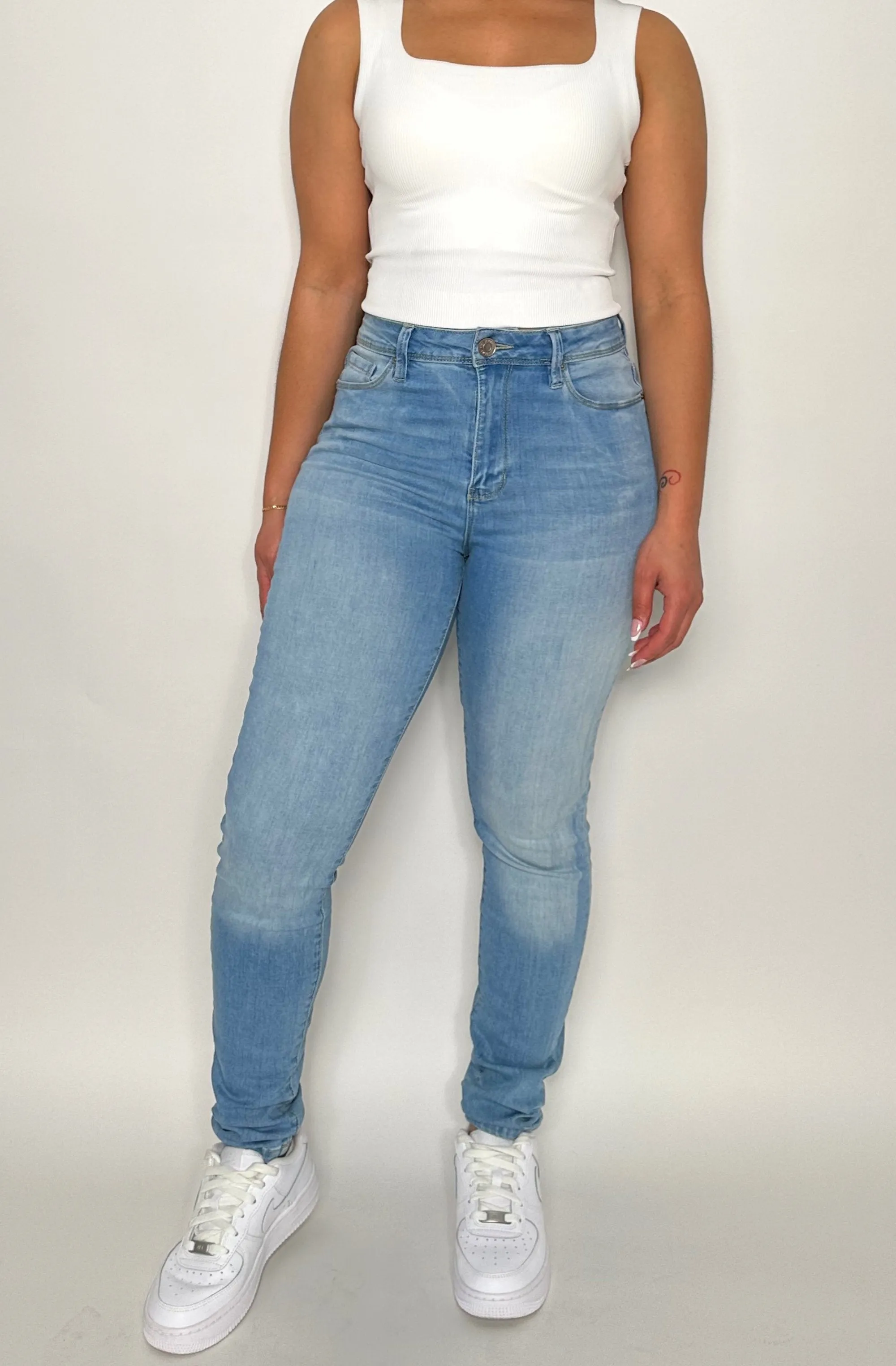 Basic High-Rise Jean