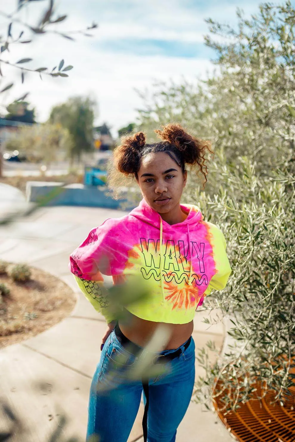 Black Wavy Outline | Pink Lemonade Crop Hoodie (Outline Sleeves)