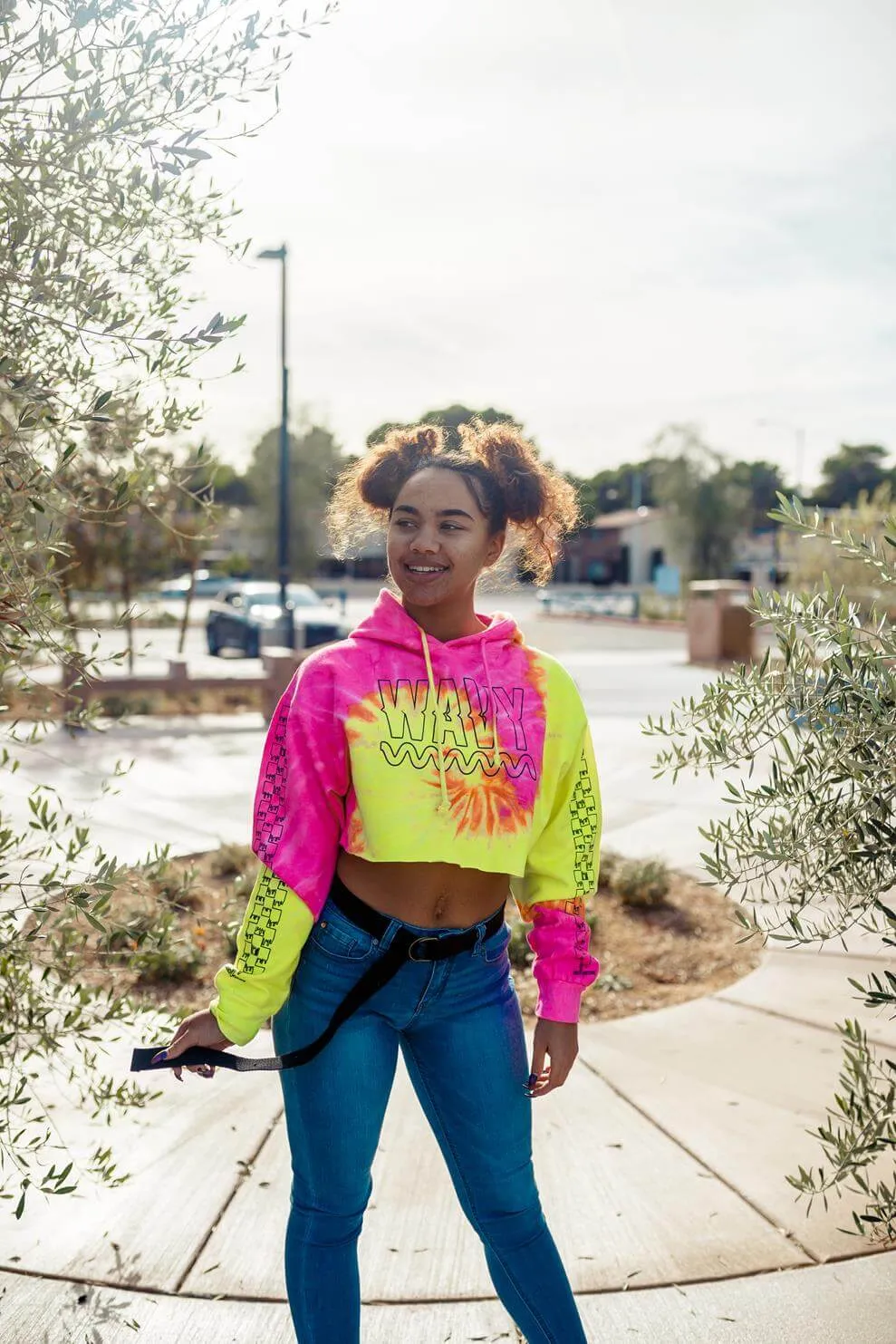 Black Wavy Outline | Pink Lemonade Crop Hoodie (Outline Sleeves)