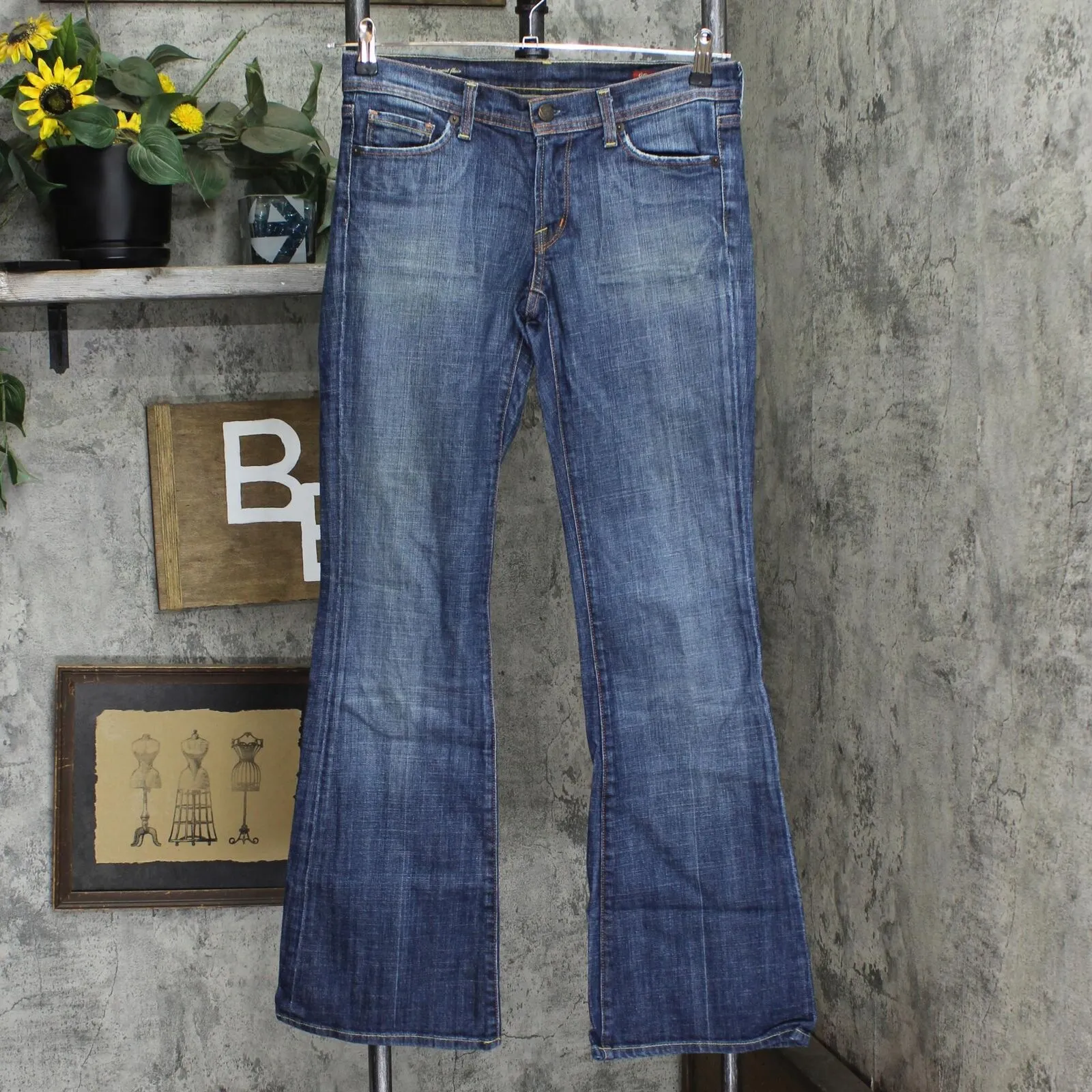 Citizens of Humanity  Ingrid #002 Stretch Low Waist Flair Jeans Washed Blue 27