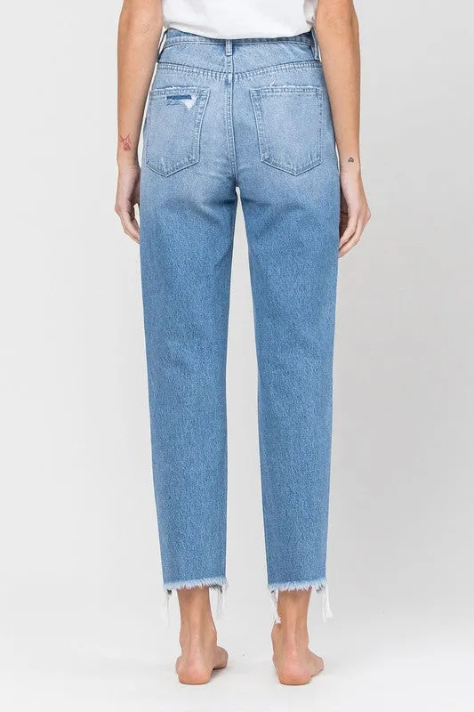 DISTRESSED RAW HEM MOM JEANS - Vervet