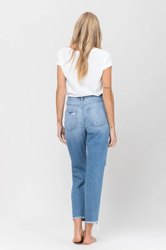 DISTRESSED RAW HEM MOM JEANS - Vervet