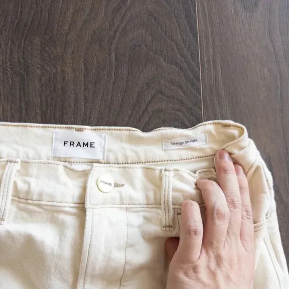 Frame Le High Straight Jeans (Stretchy!) in Blanc (Cream / Ivory), Size 26
