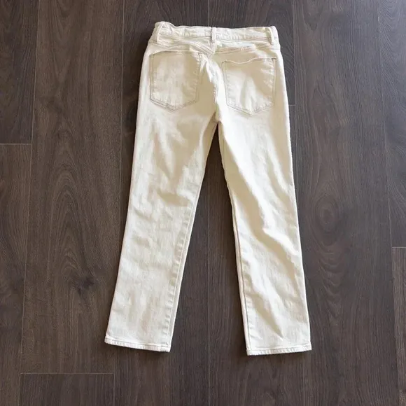 Frame Le High Straight Jeans (Stretchy!) in Blanc (Cream / Ivory), Size 26