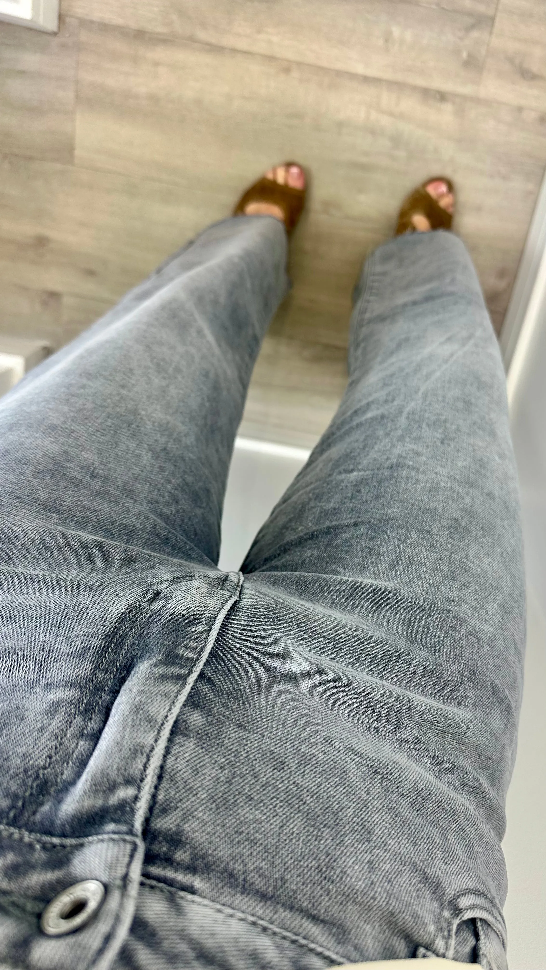 GREY STRETCH DAD FIT JEANS