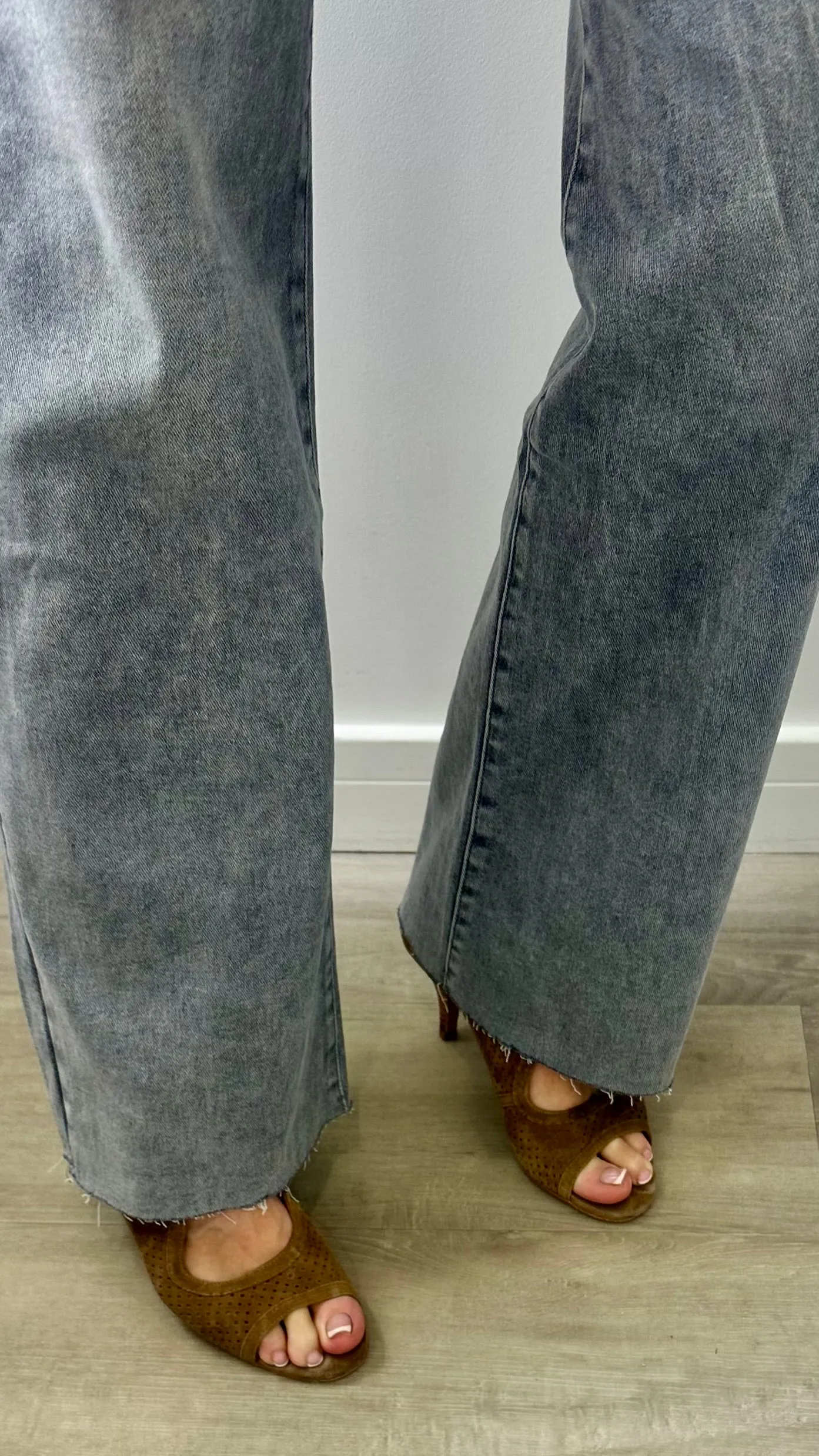 GREY STRETCH DAD FIT JEANS