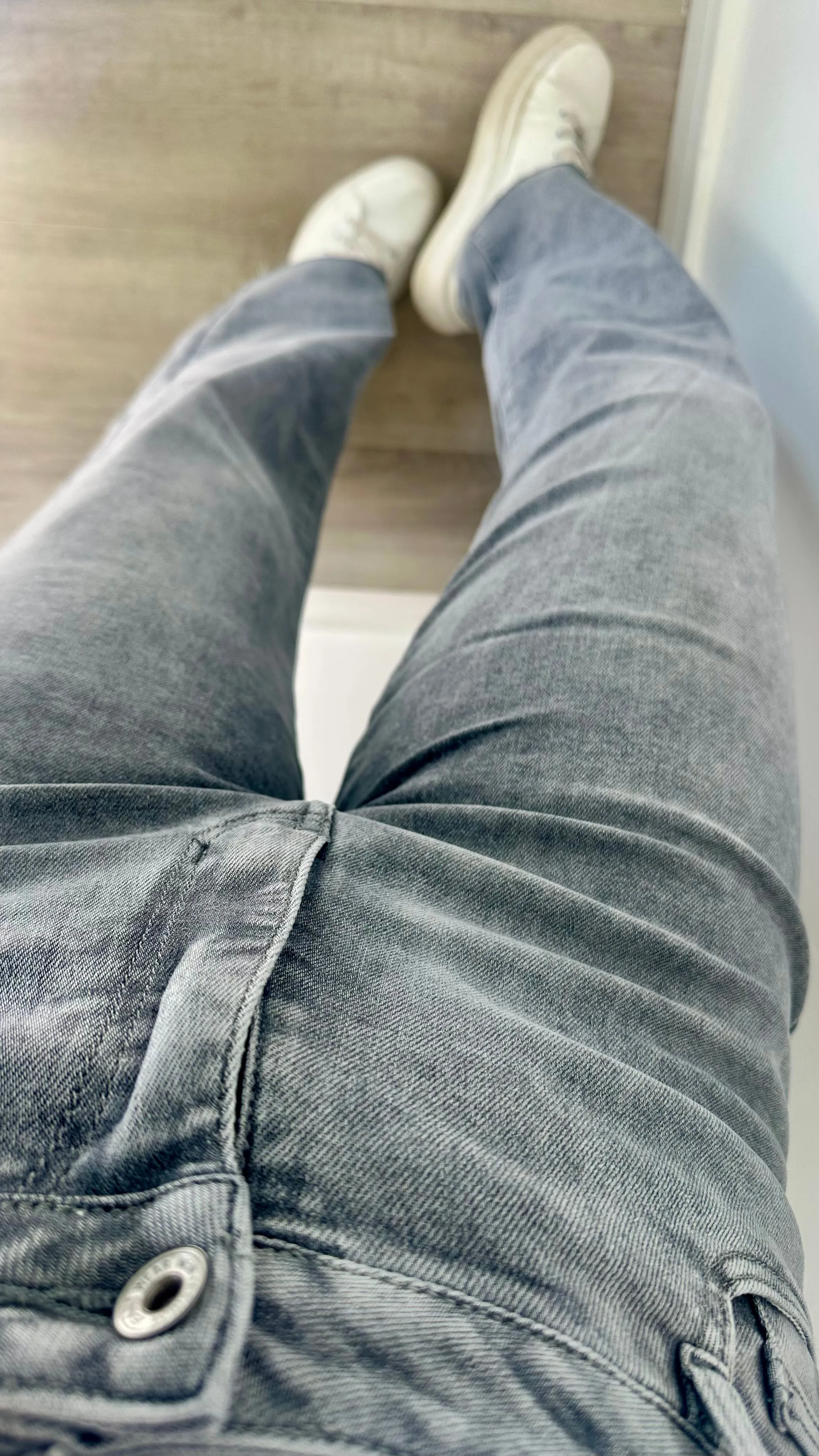 GREY STRETCH DAD FIT JEANS