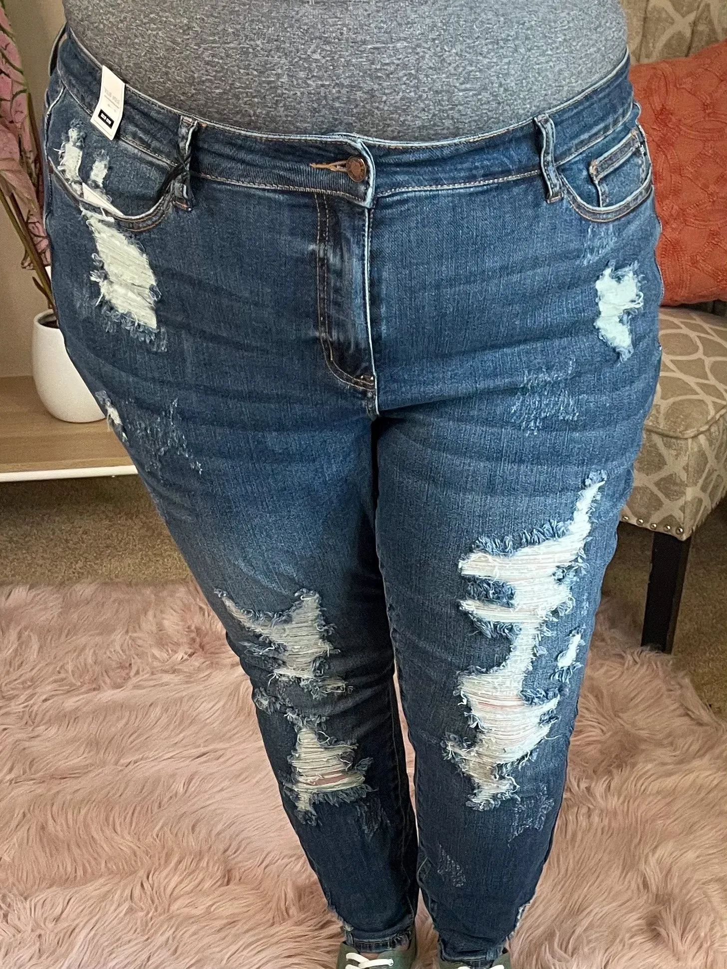 Hips Don't Lie Distressed Judy Blue Jeans