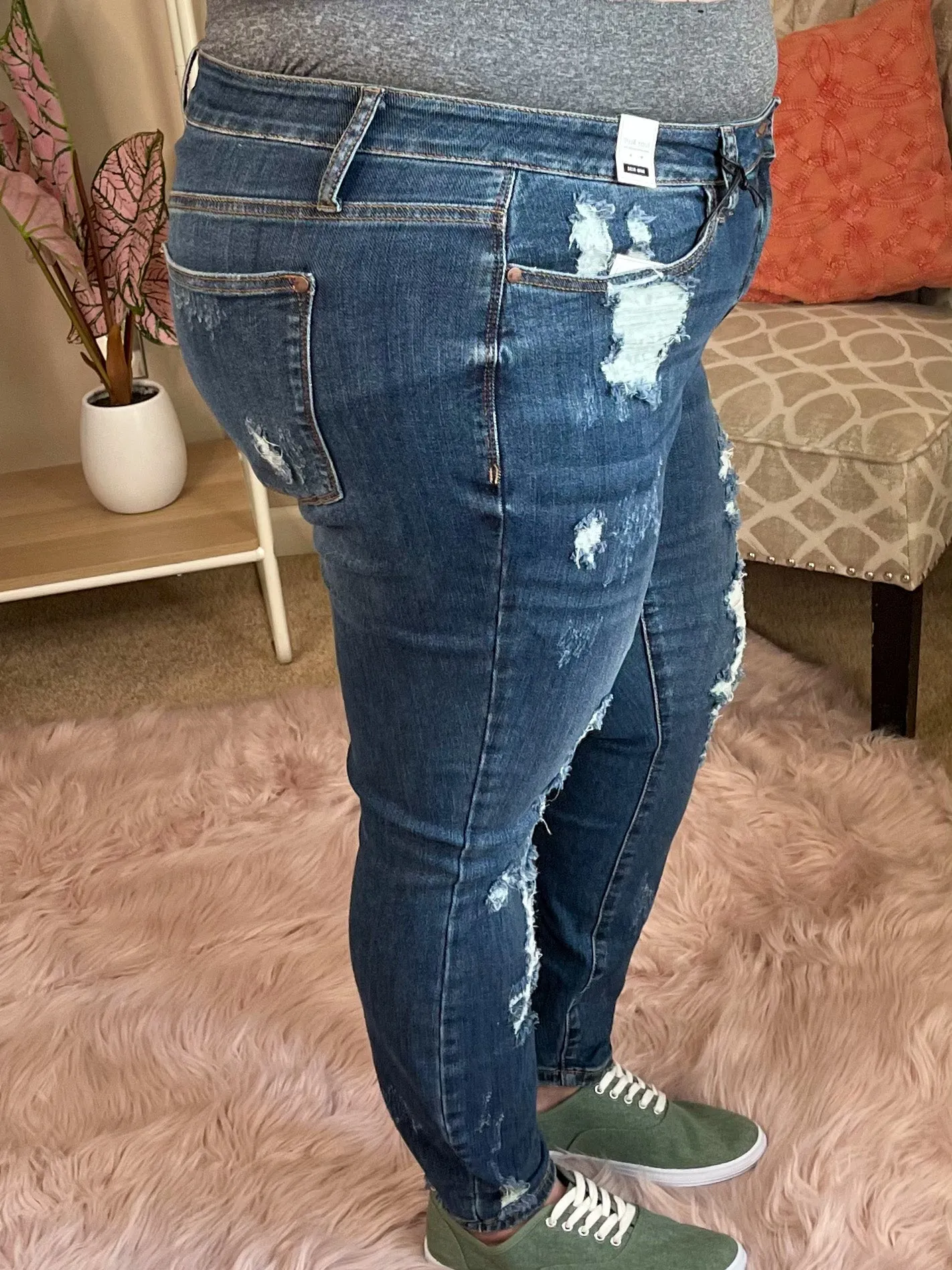 Hips Don't Lie Distressed Judy Blue Jeans