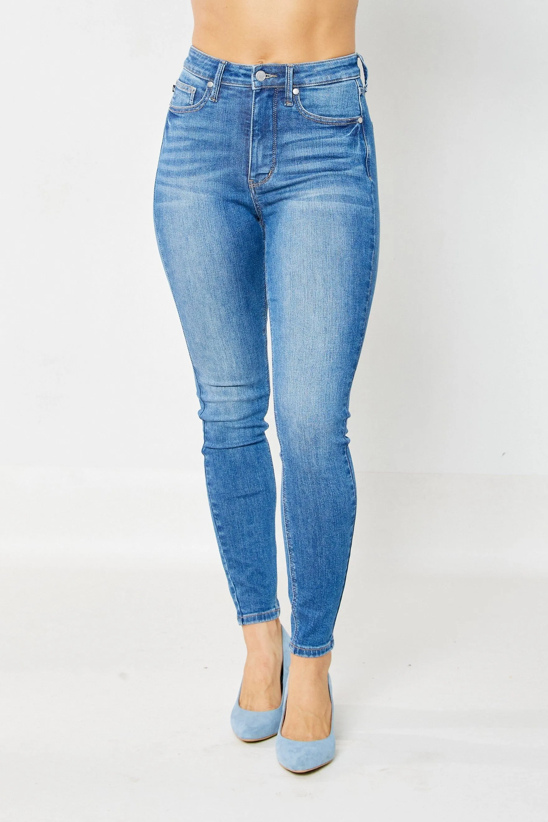 Judy Blue High Rise Medium-Light Wash Tummy Control Skinny