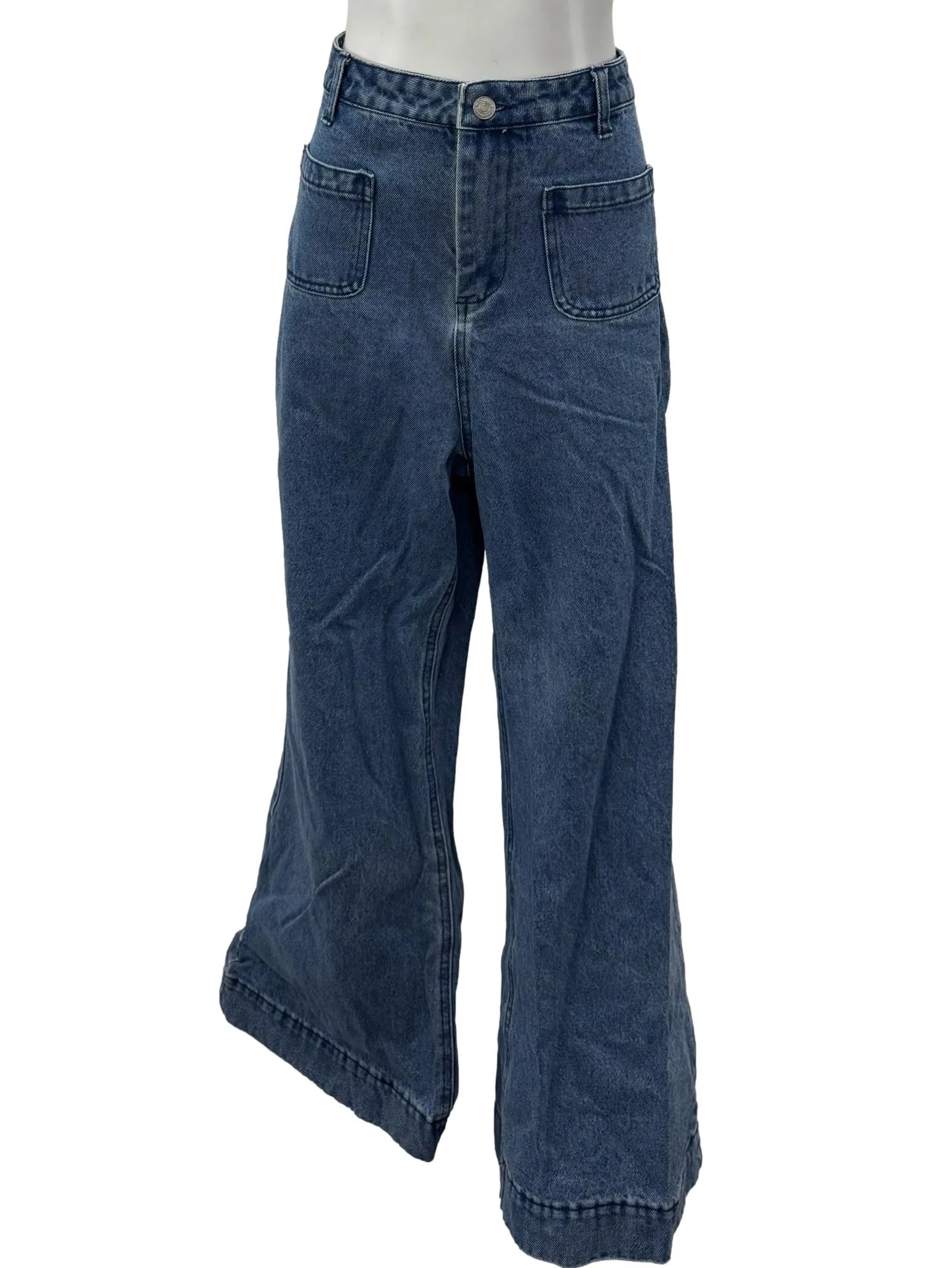 Light Wash Wide Leg Jeans With Front Patch Pockets And Pink Back Patch