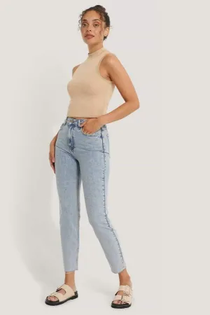 Lola Slim Fit Mid-Rise Clean Look Stretchable Jeans