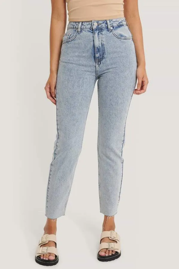 Lola Slim Fit Mid-Rise Clean Look Stretchable Jeans