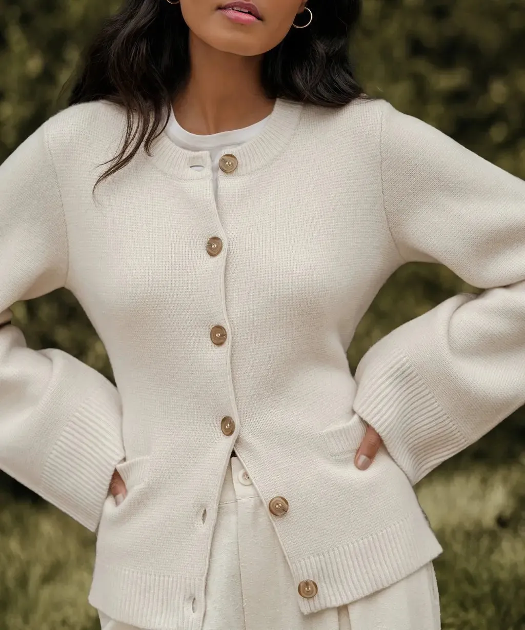 Lucia – Women's Cardigan Chic Sweater