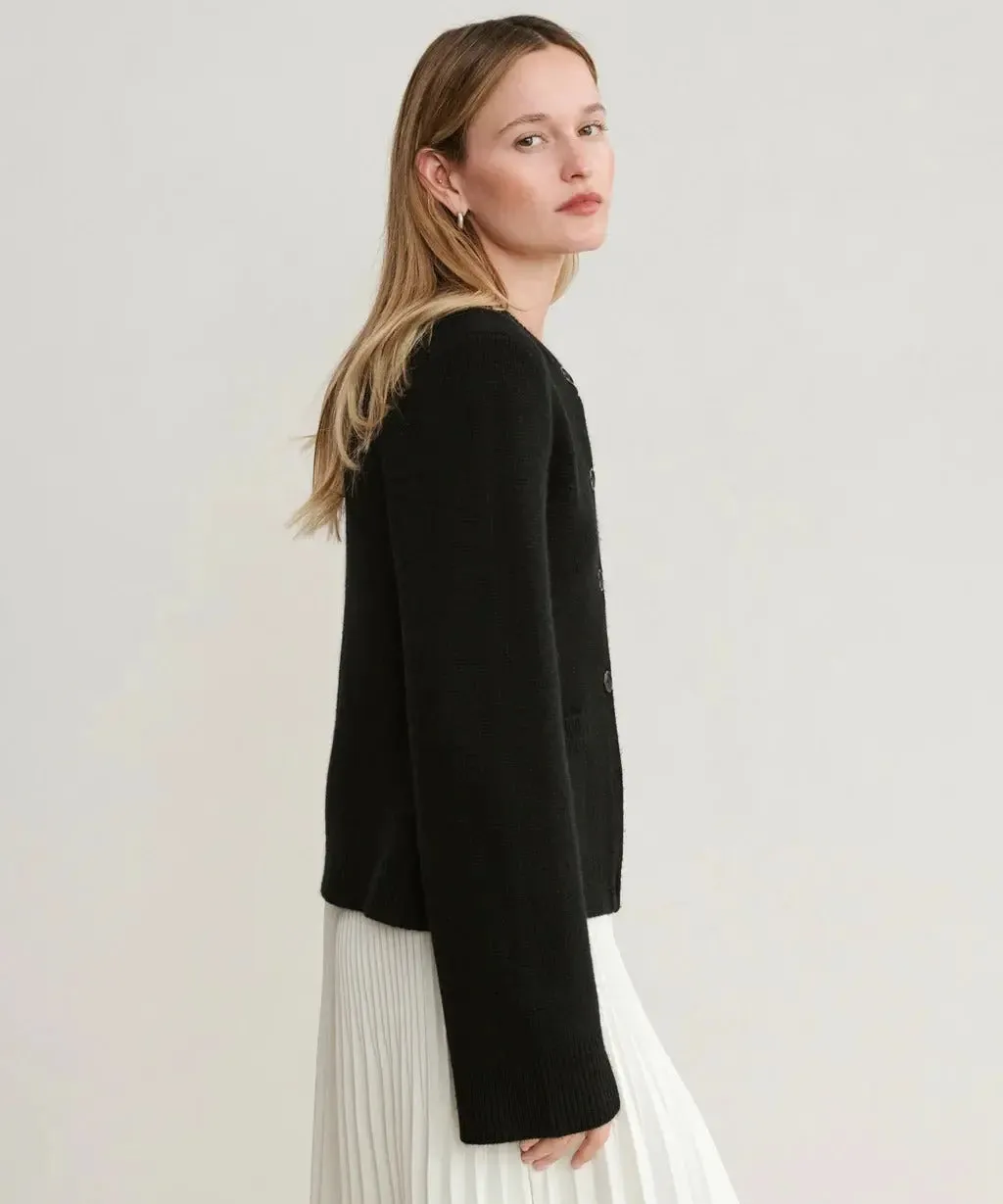 Lucia – Women's Cardigan Chic Sweater