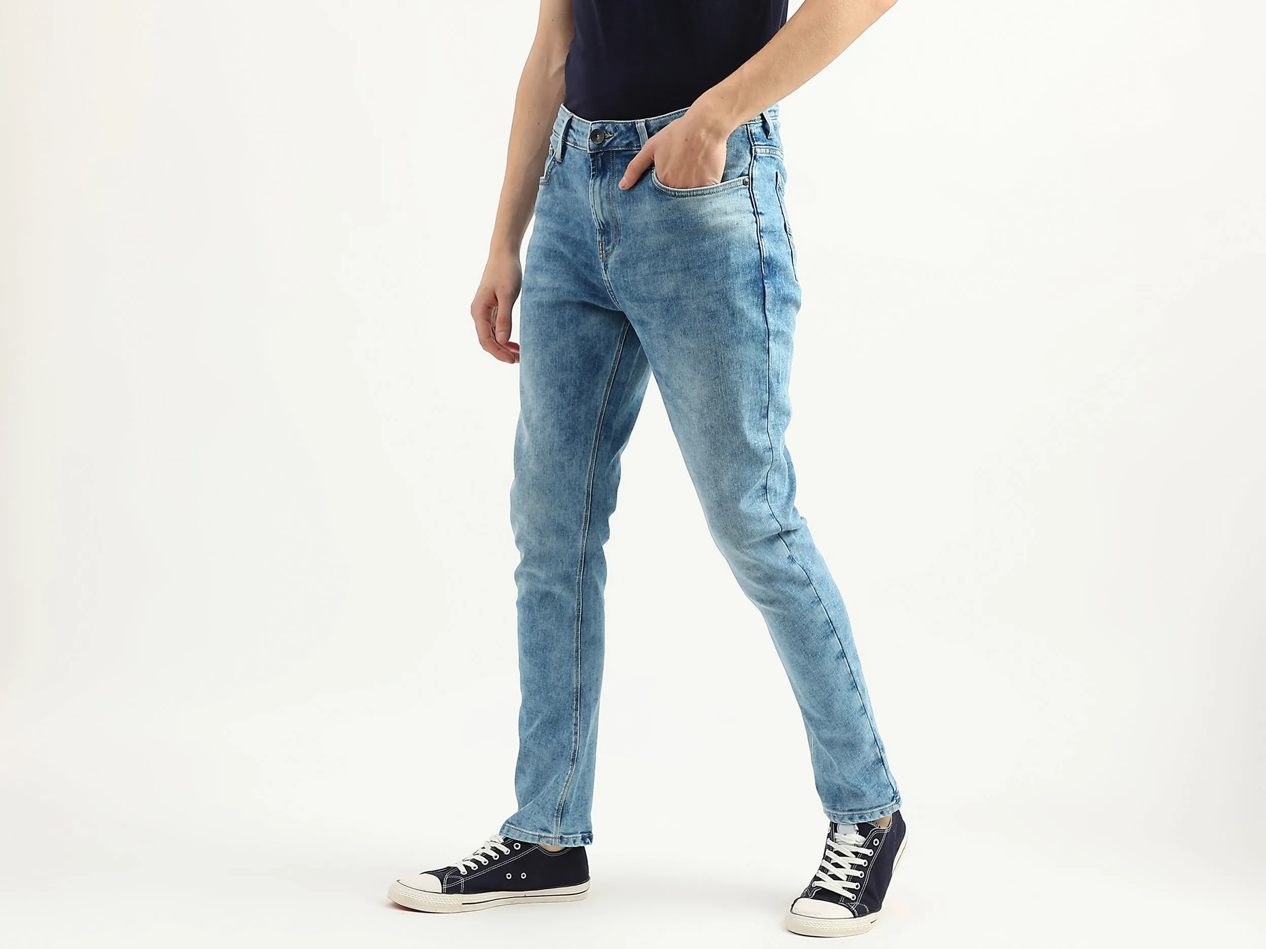 Men Solid Carrot Fit Jeans