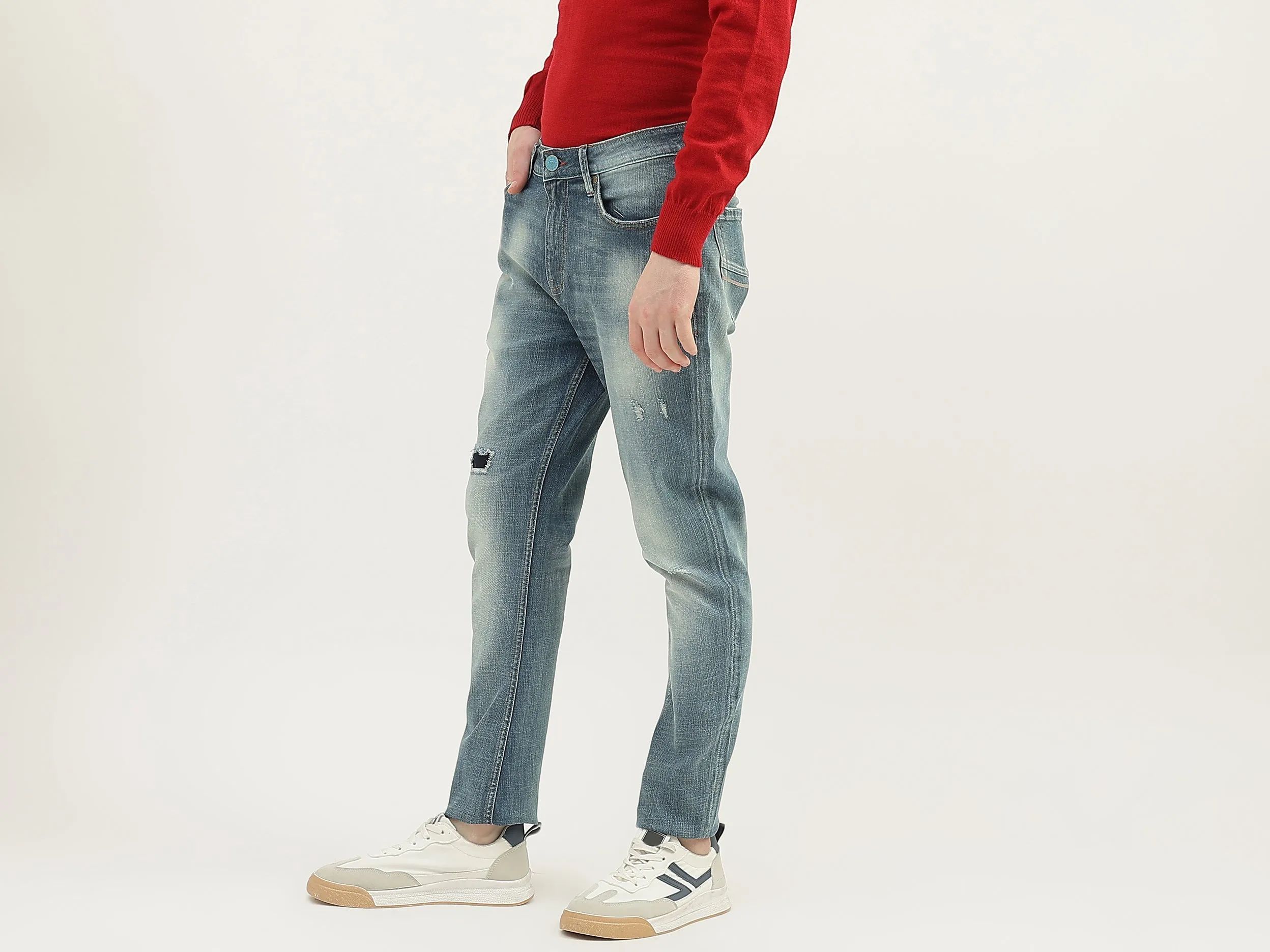 Men Solid Carrot Fit Jeans