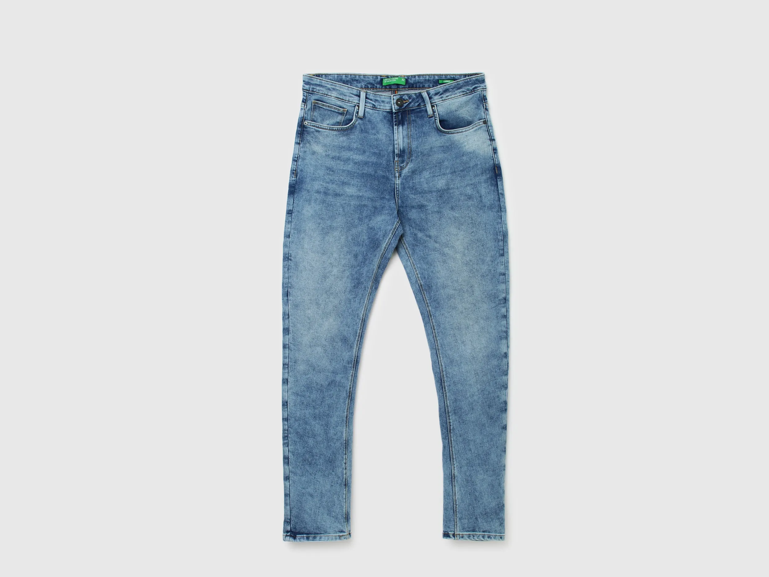 Men Solid Carrot Fit Jeans