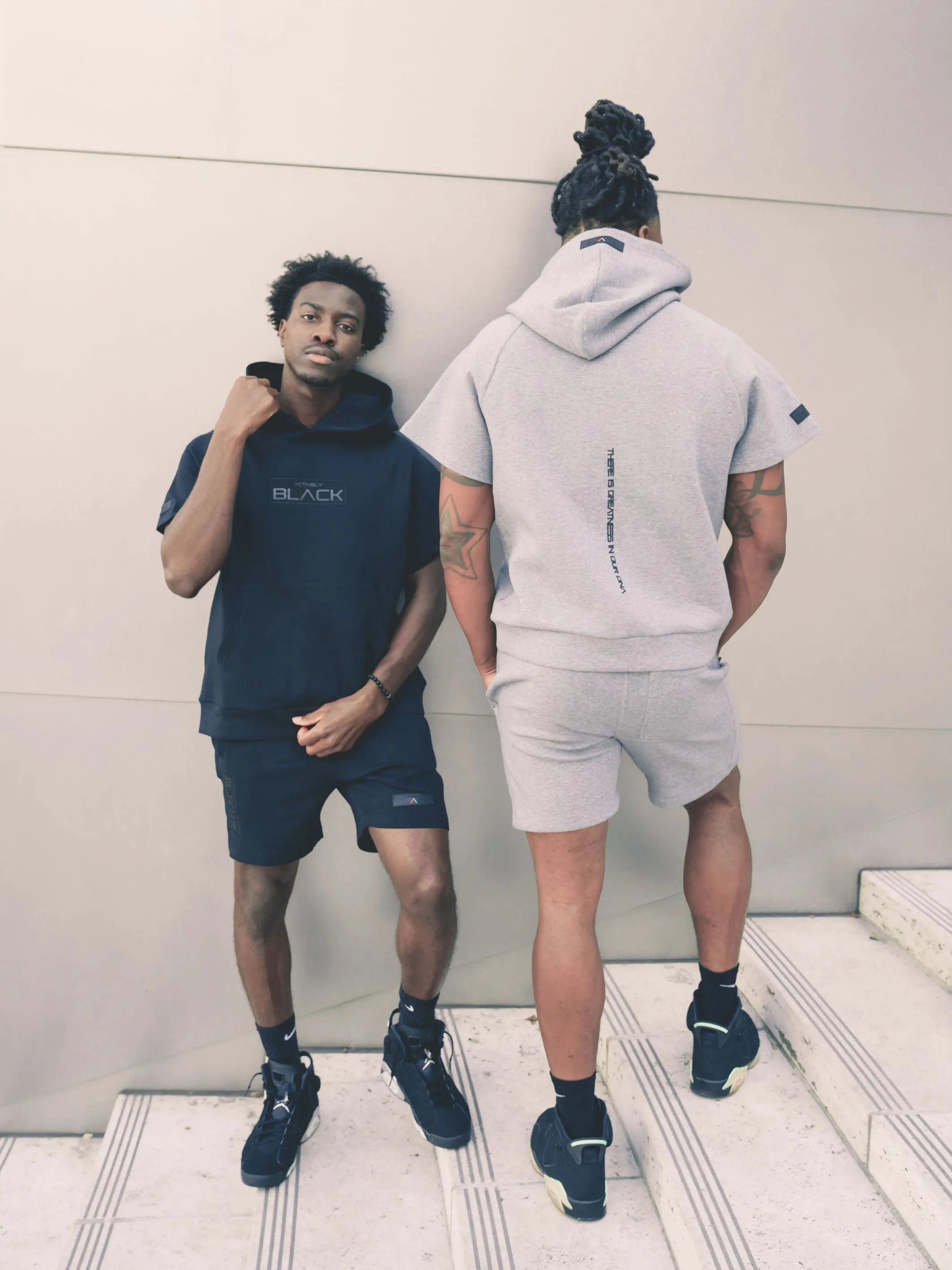 Men's Embossed Patch Mid Sleeve Hoodie
