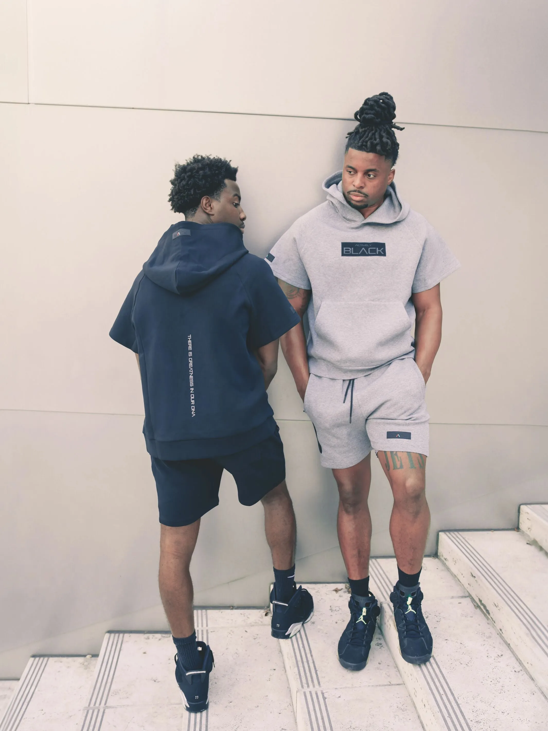 Men's Embossed Patch Mid Sleeve Hoodie