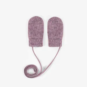 Mitaines mauves en maille avec cordon d’attache, bébé || Purple knitted mittens with a drawstring, baby