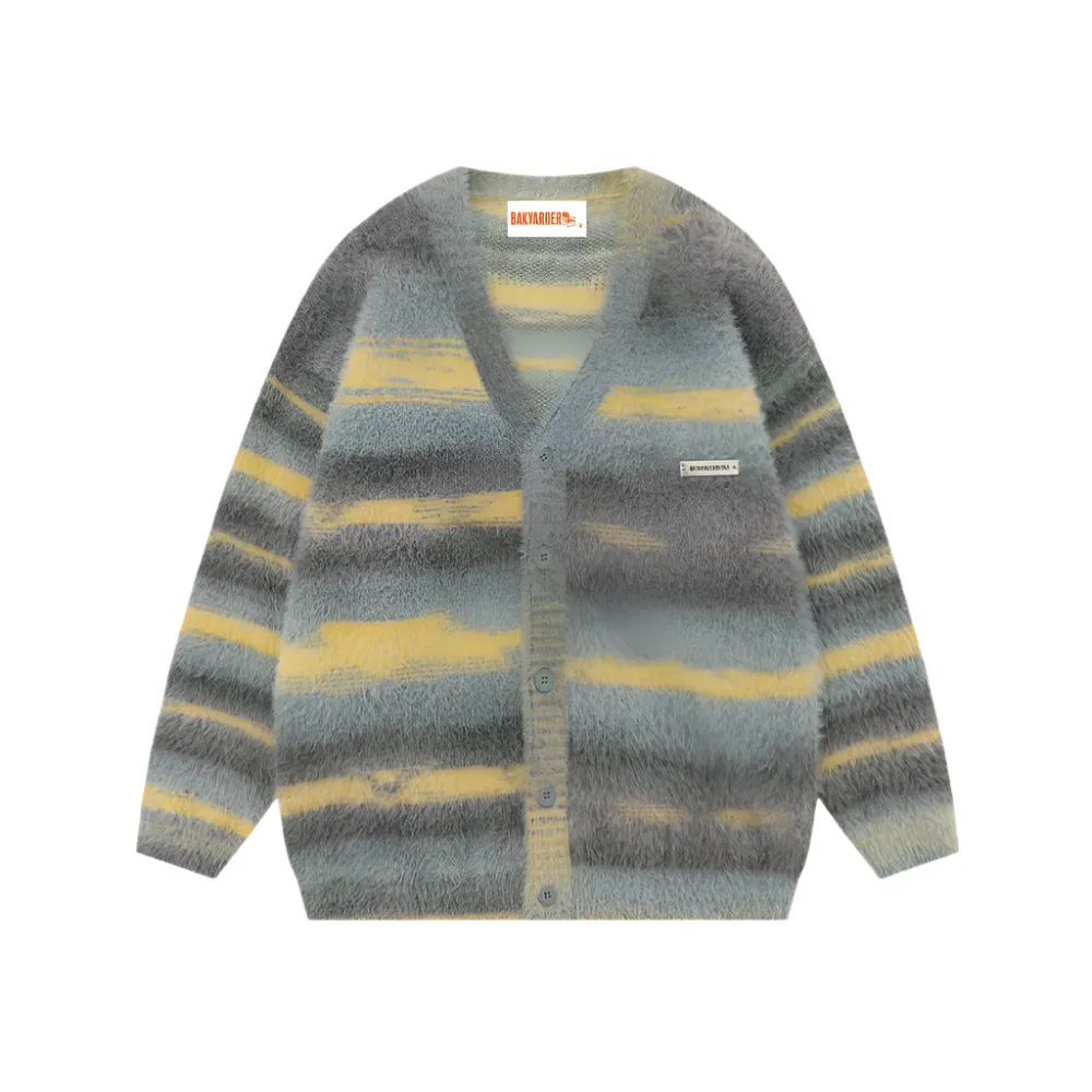 Quinn – Elegant Striped Women’s Cardigan