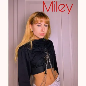 "RED/BLACK CHIC CHAIN LOOSE" SHORT HOODIES K102616REVIEW