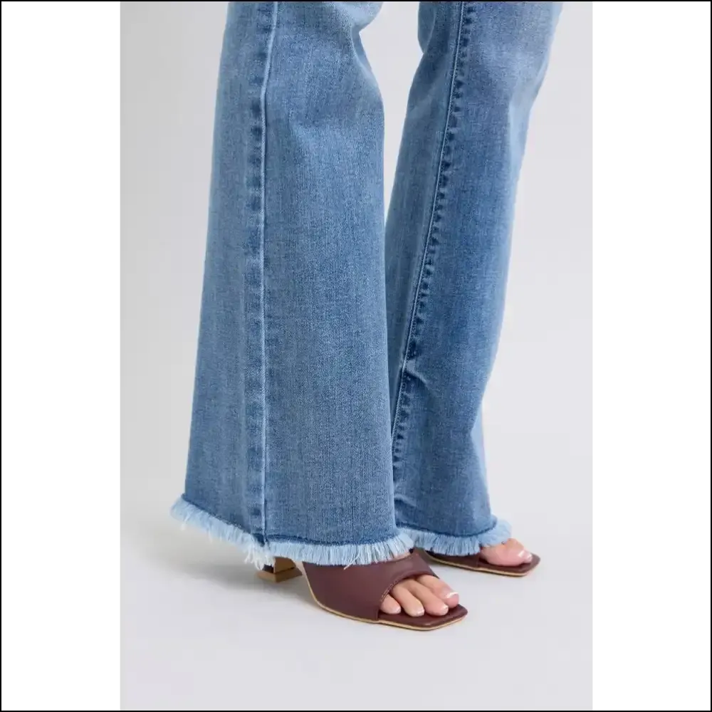 Rock your Sass in Judy Blue High Rise Raw Hem Bootcut Jeans 👖💃