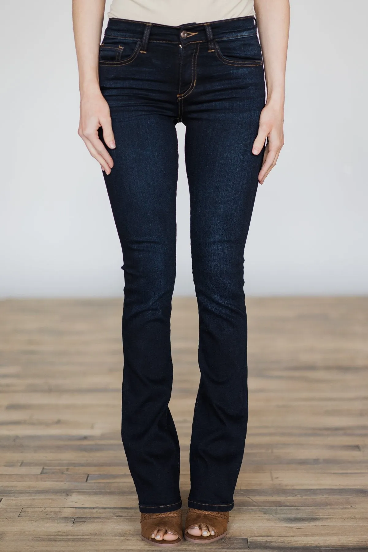 Sneak Peek Jeans- Leanne Wash
