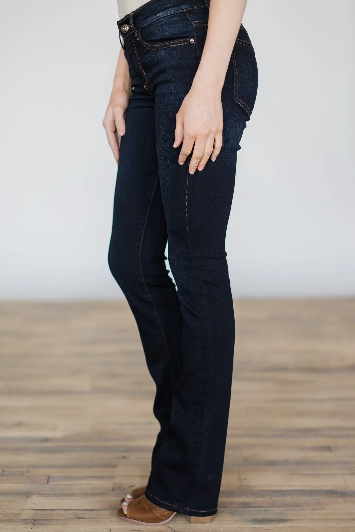 Sneak Peek Jeans- Leanne Wash