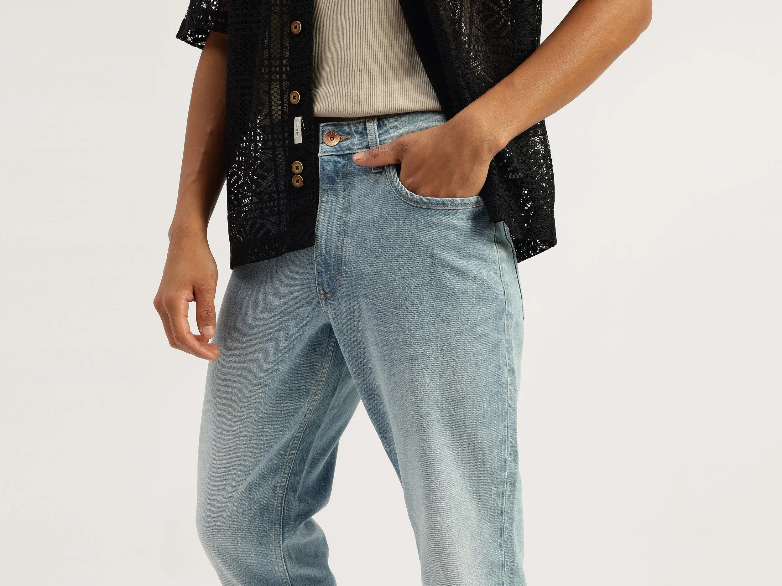 Solid Comfort Fit Ice Wash Jeans
