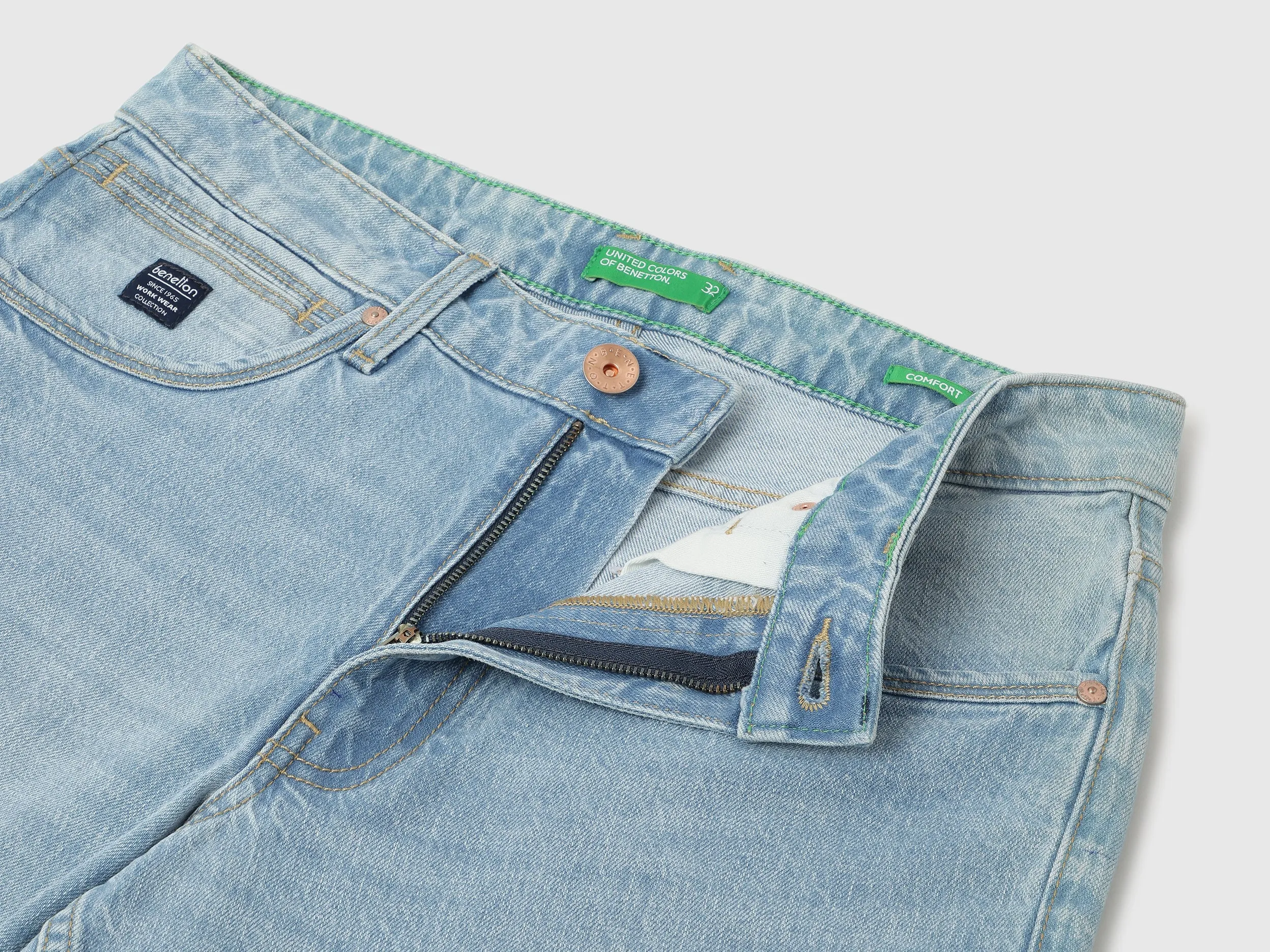Solid Comfort Fit Ice Wash Jeans