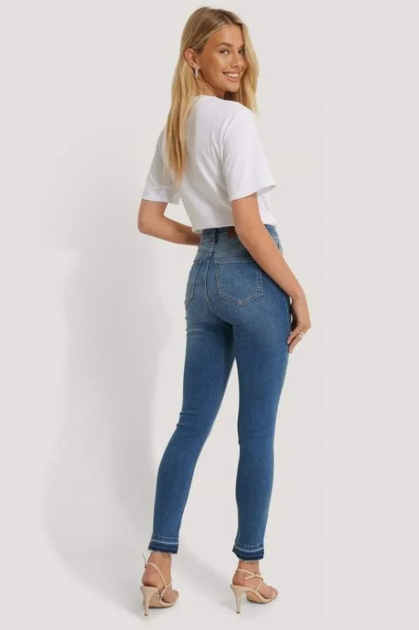 Super Skinny Fit Mid-Rise Clean Look Stretchable Jeans