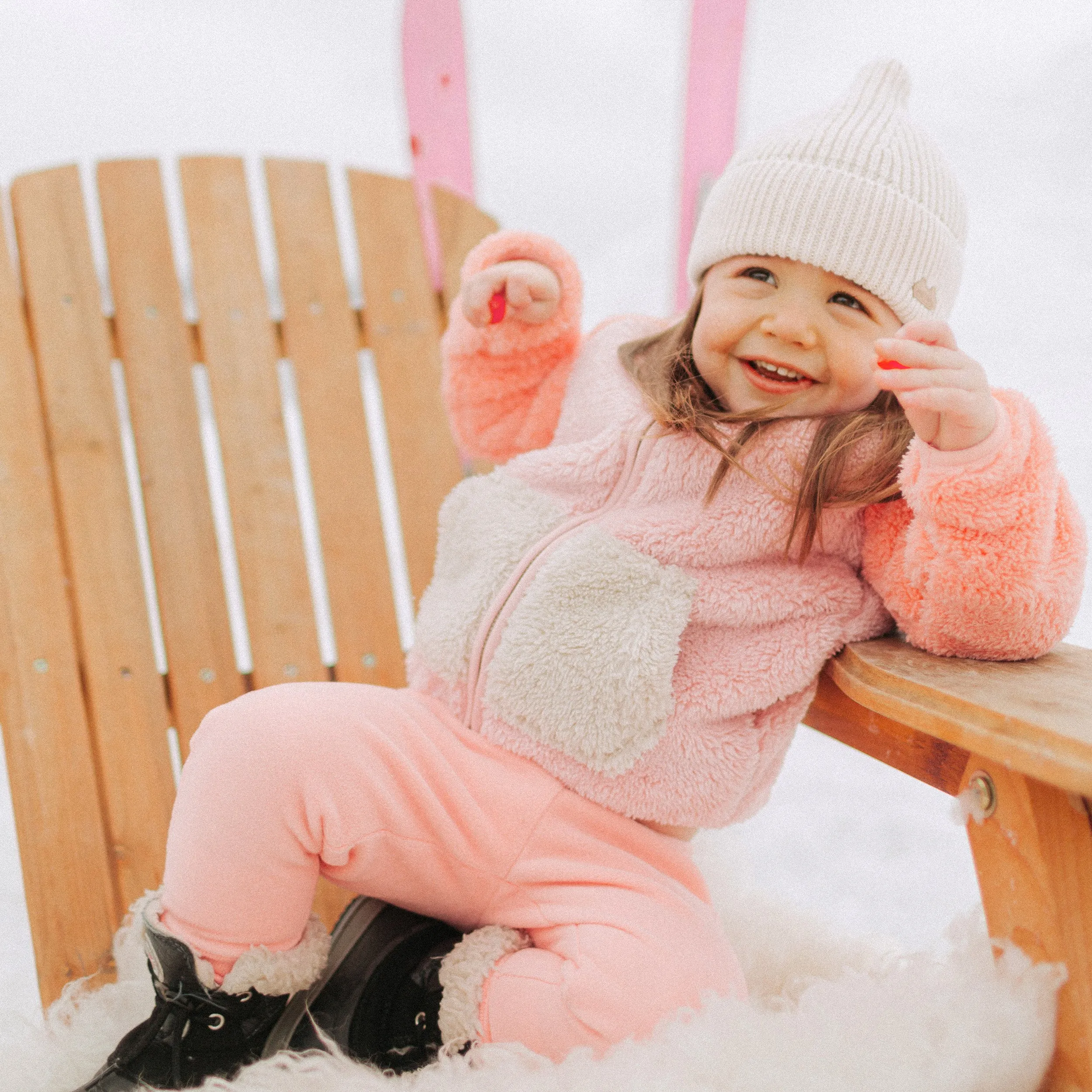 Veste en sherpa rose à capuchon et bloc de couleur, bébé || Pink color block hooded vest in sherpa, baby