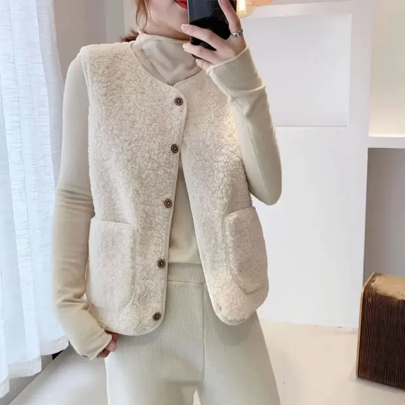 Women's Sherpa Button-Up Vest - Trendy Warm Layering Piece for Casual Wear
