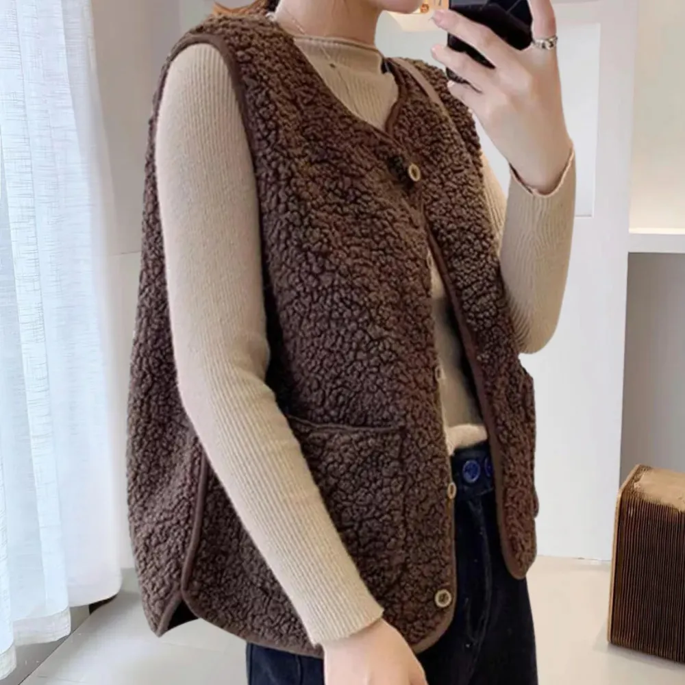 Women's Sherpa Button-Up Vest - Trendy Warm Layering Piece for Casual Wear
