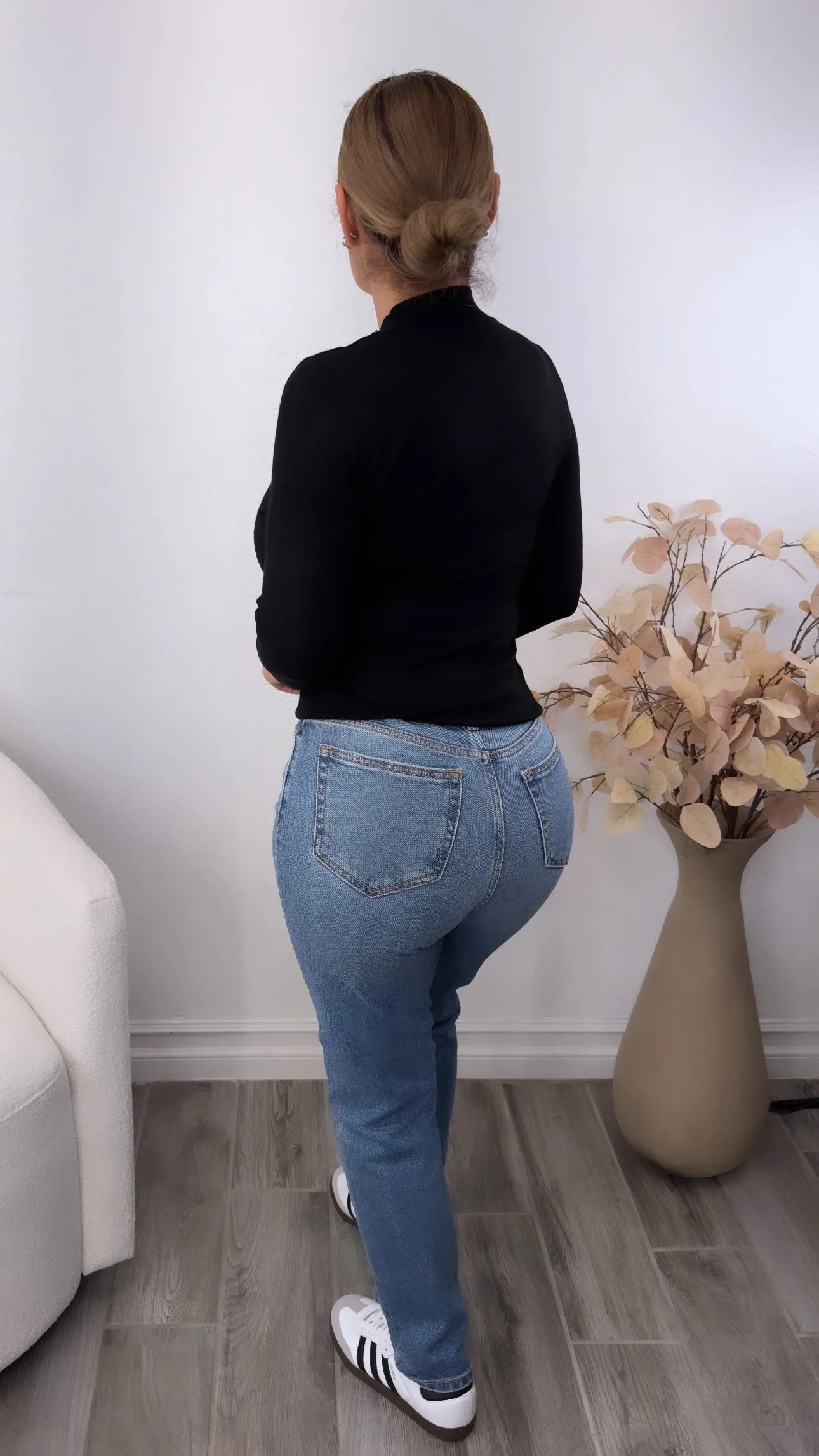 WV19031S-M HIGH RISE STRAIGHT JEANS